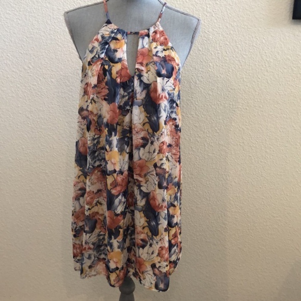 Soprano Women’s Dress SIZE MEDIUM Floral Office Event Wedding‎ Summer Resort